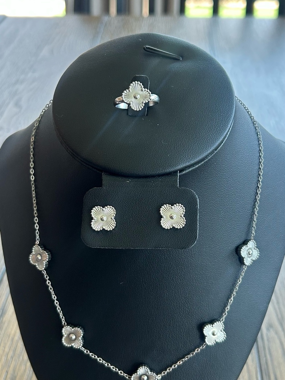 Brand New Silver Tone Floral Necklace, Earrings & Ring Set - Silver